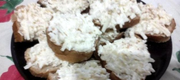 Сырная паста с чесноком