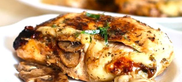 Курица, фаршированная грибами