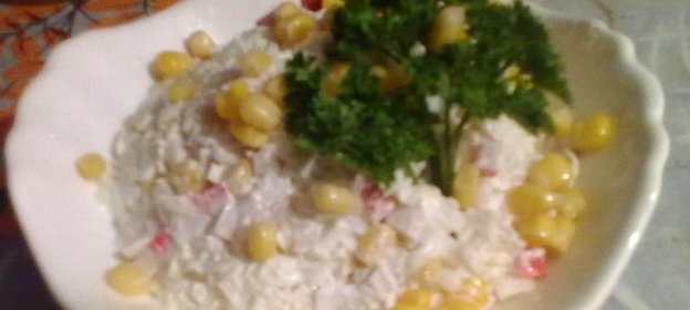 Крабовый салат с кукурузой и пекинской капустой
