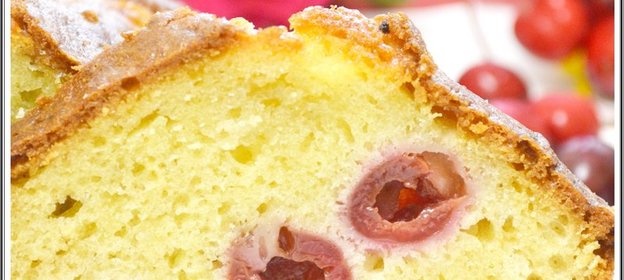 Кекс с черешней