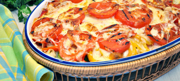 Запеканка из овощей-гриль с моцареллой и пармезаном