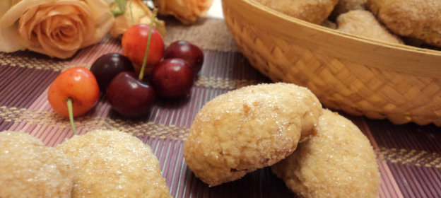 Печенье с черешней в сахарной корочке