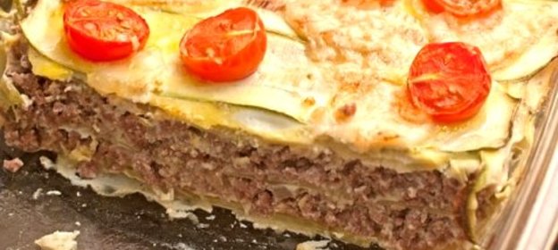 Запеканка мясная с кабачками