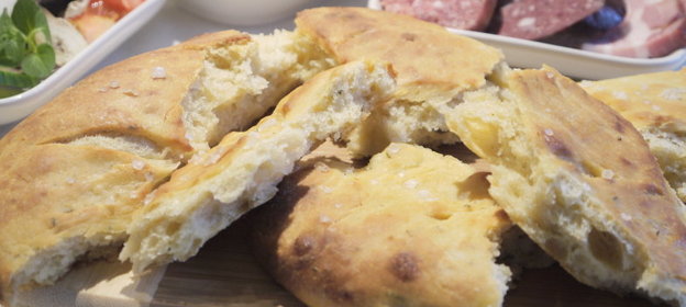 Картофельная лепешка с орегано для воскресного завтрака (обеда, ужина, пикника)