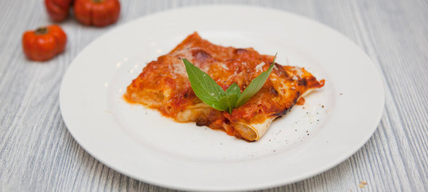 Каннеллони с ветчиной и моцареллой