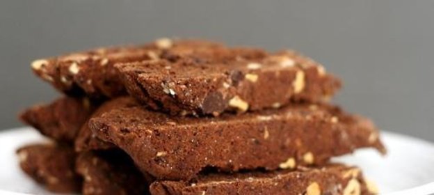 Шоколадные бискотти с миндалем