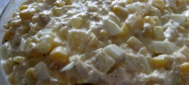 Салат из курицы с ананасами