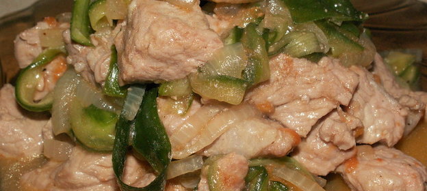 Горячий салат с мясом в китайском стиле