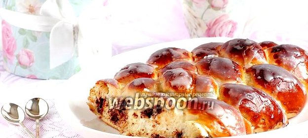 Плетёнка с орехами и шоколадом