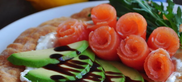 Салат с кальмарами