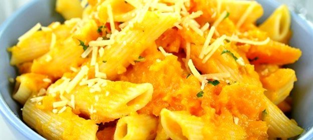 Макароны с тыквой и луком