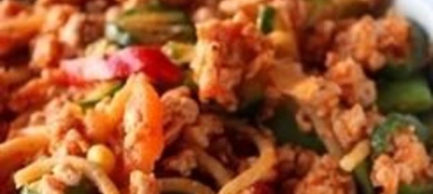 Ужин за 15 минут: макароны с фаршем и овощами