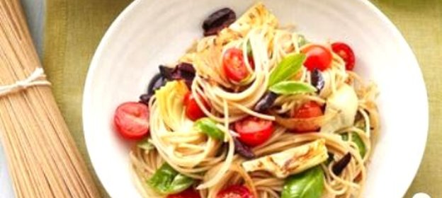 Паста с артишоками и помидорами