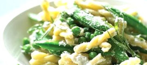 Паста с фасолью, горошком и рикоттой