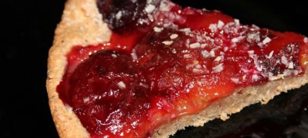 Салат из хурмы и лимона с осетриной