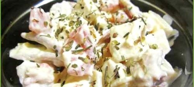 Салат пикантный с курицей