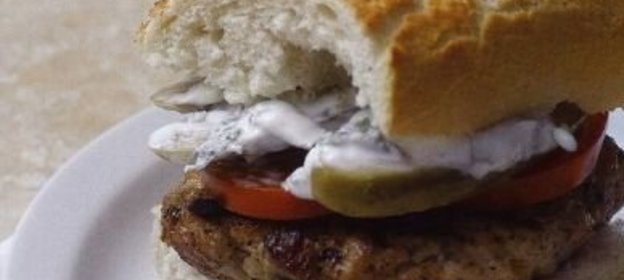 Бургеры из багета, со свиными котлетами