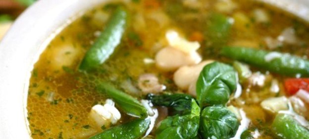 Бульон с кореньями и рисом