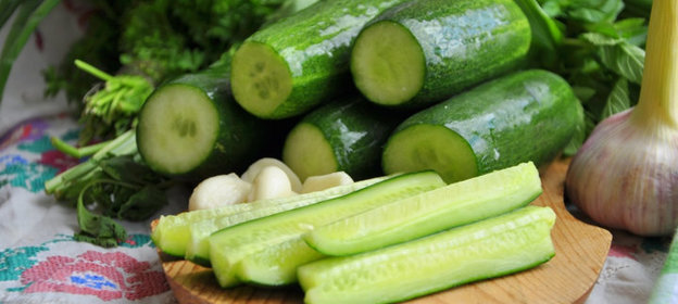 Салат из редиса и огурцов