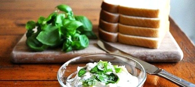 Майонез с чесноком