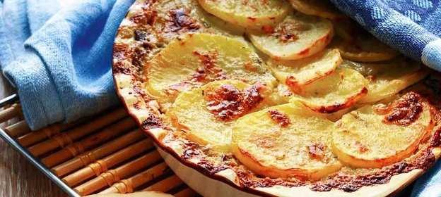 Запеканка из картофеля с вешенками и голубым сыром