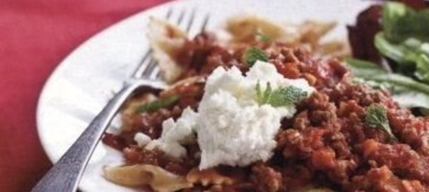 Макароны с мясным соусом