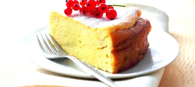 Творожная запеканка с красной смородиной