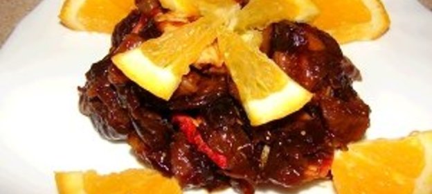 Рождественский салат из сухофруктов