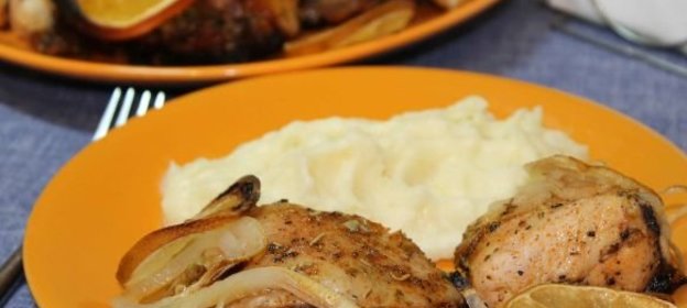 Салат мясной с овощами и катыком