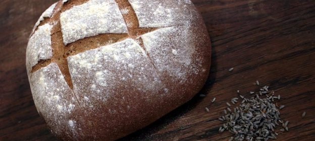 Осенний хлеб с мёдом и лавандой