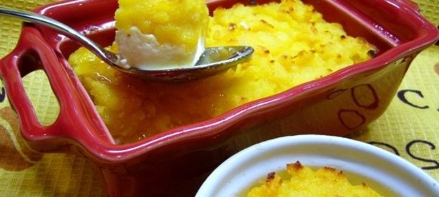 Манная запеканка на апельсиновом соке с творогом