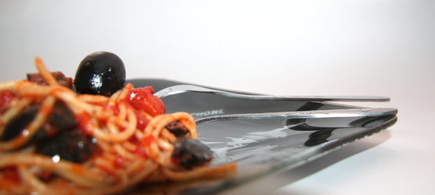 Паста постная с томатами и маслинами