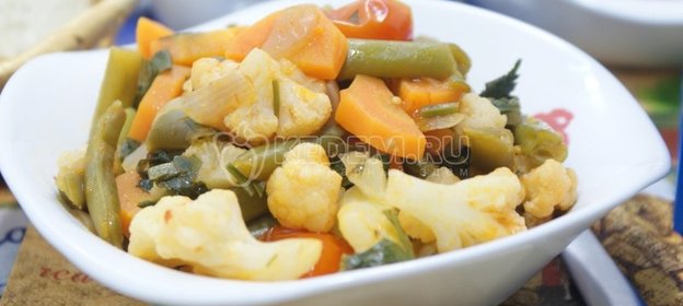 Шоколадно-миндальное рождественское полено