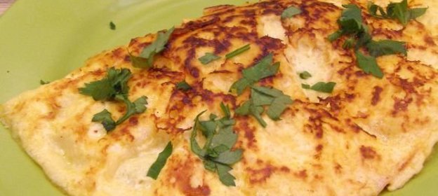 Лапша с сардельным соусом