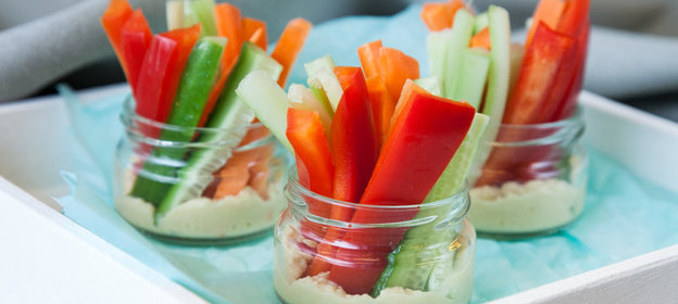 Овощные палочки с хумусом