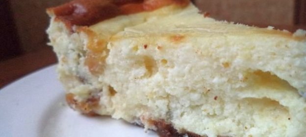 Запеканка творожная с изюмом