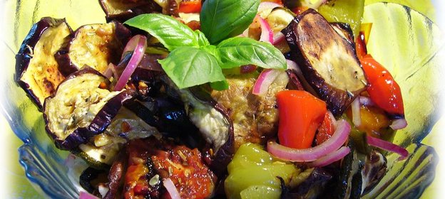 Летний антипасти-салат