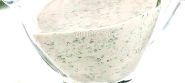 Соус с майонезом, зеленью и чесноком