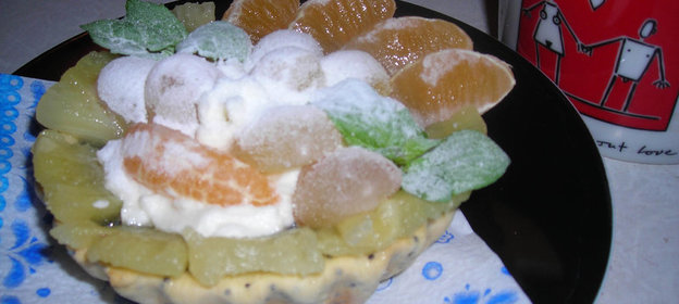 Фруктовые корзиночки с мятным сиропом