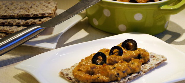 Баклажанный дип с оливками или всеми любимая баклажання икра в средиземноморком прочтении