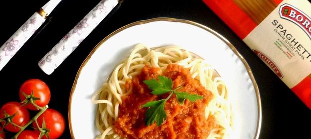 Спагетти с соусом из запеченых овощей