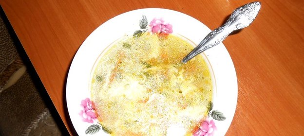 Куриная лапша с зеленым луком и яйцом