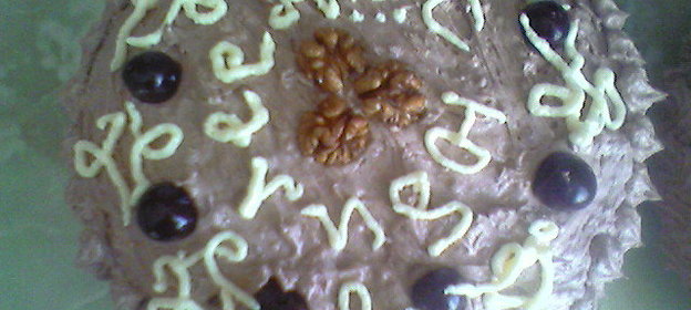 Торт Вишнево-шоколадно-ореховый