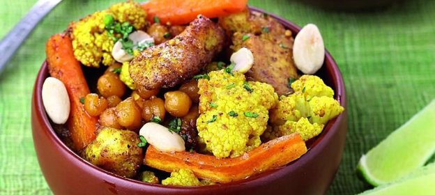 Курица с овощами и нутом по-индийски