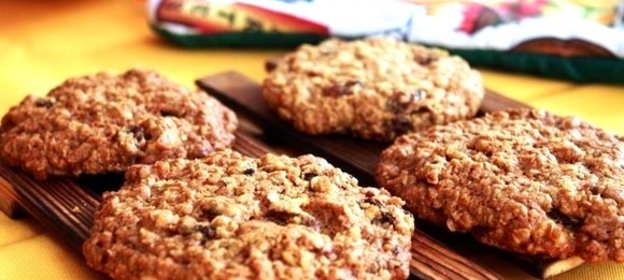 Низкокалорийное овсяное печенье с медом и специями