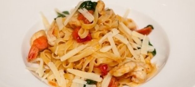 Тальятелле Barilla со шпинатом и тигровыми креветками