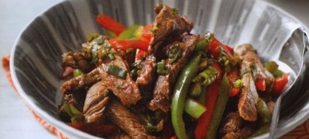 Макароны с соевым гуляшом и белыми грибами