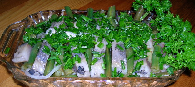 Сельдь со стручковой фасолью