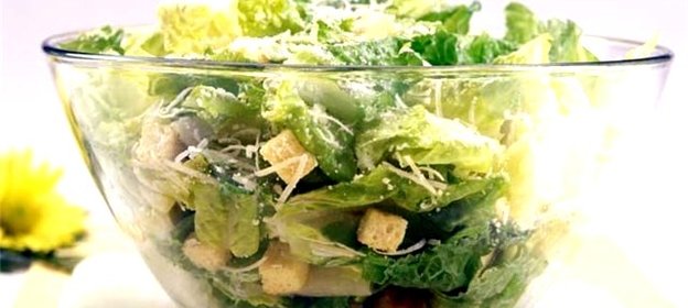 Салат Цезарь с кальмарами