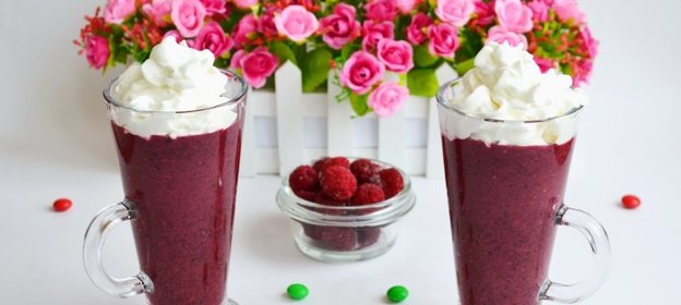 Смузи чернично-малиновый.